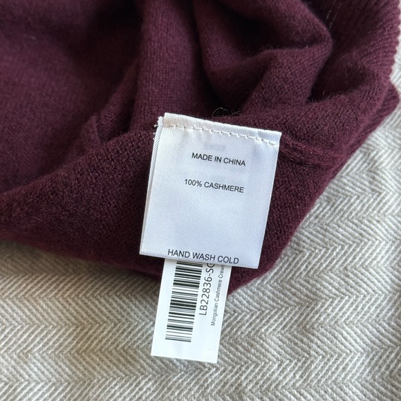 Quince Cashmere Sweater - Picture 4 of 6